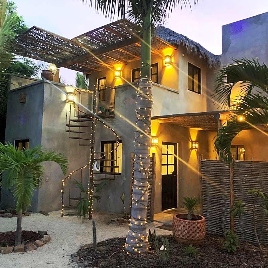 Pure Baja Private Suites-Upscale Property with Infinity Pool and Lush Gardens