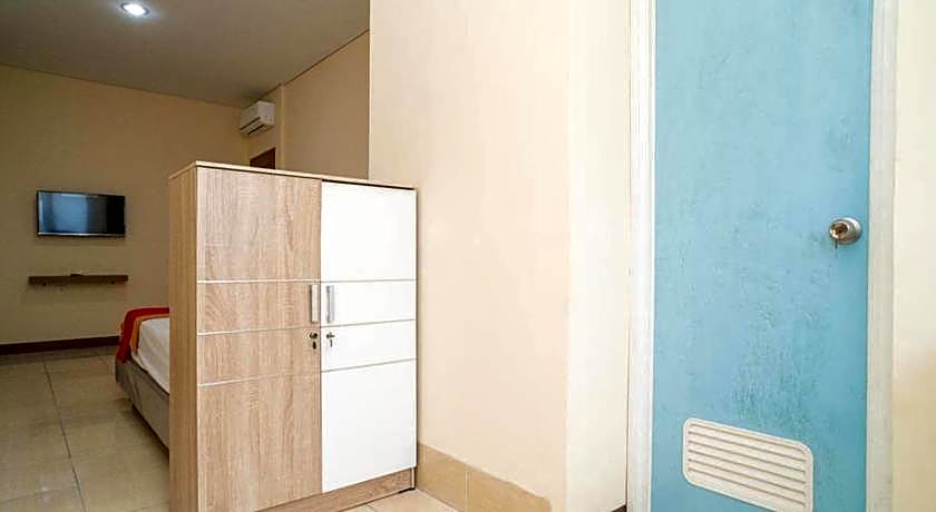 RedDoorz near Stasiun Tangerang