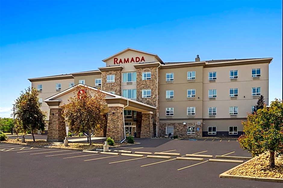 Ramada by Wyndham Drumheller Hotel & Suites