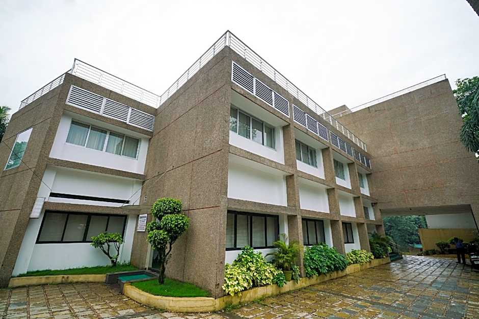 Super Townhouse Mookkannoor Tourist Home