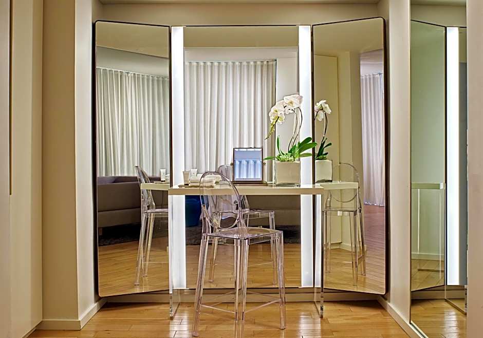The Valorian Los Angeles, Curio Collection by Hilton