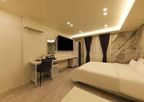 Gwangju Brown Dot Chungjang