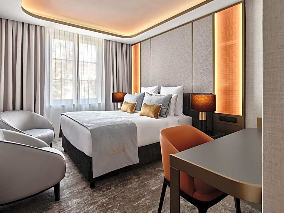 Crown Krakow - Handwritten Collection