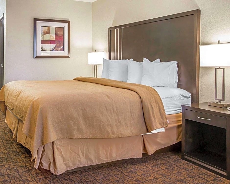 Quality Inn & Suites Woodland- Sacramento Airport