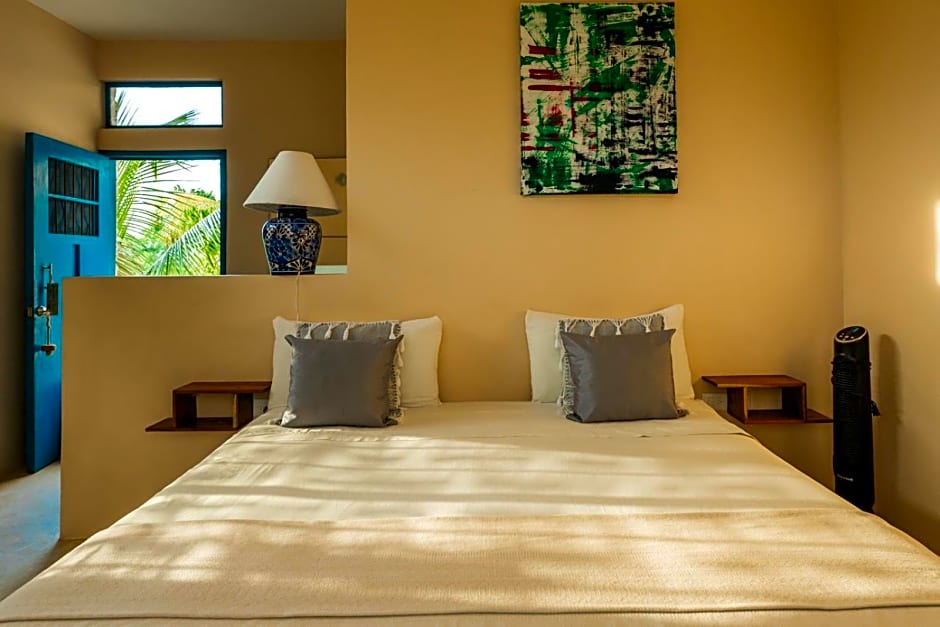 Casa Mia El Cuyo Eco Beach Boutique Hotel