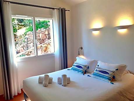 Two-Bedroom House with Jacuzzi