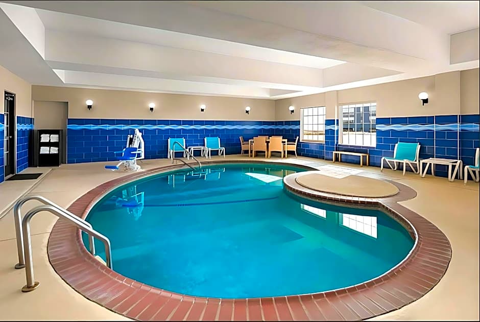 Holiday Inn Express Hotel & Suites Denton By IHG