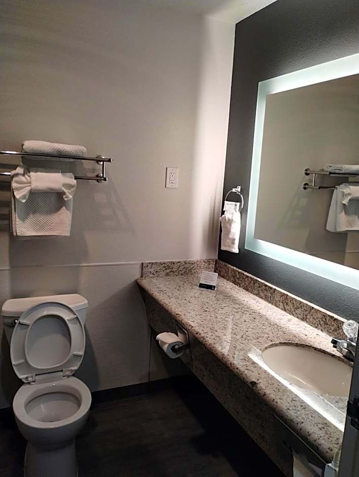 Quality Inn & Suites Wilsonville