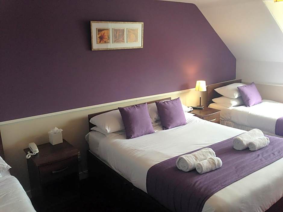 Aberdour Hotel, Stables Rooms & Beer Garden