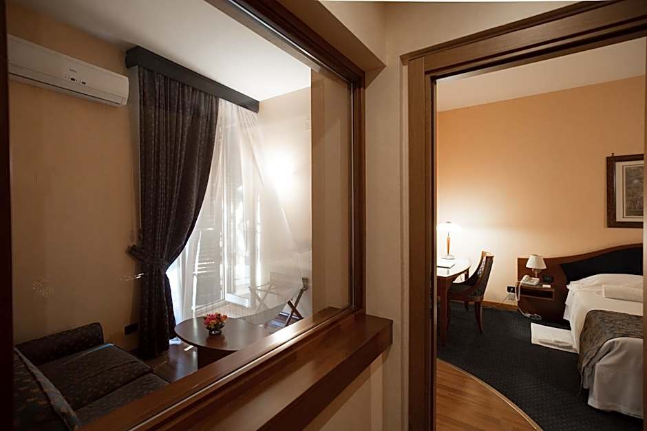 Massimo Plaza Hotel
