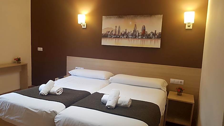 Hostal Barcelona Travel