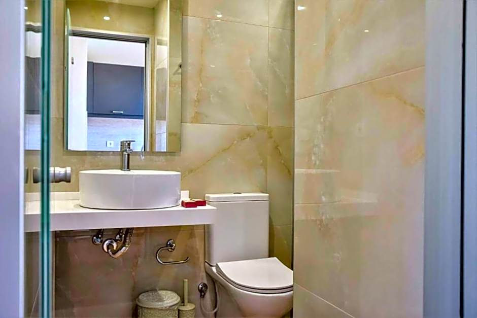 Del Mar 'Adults Only'