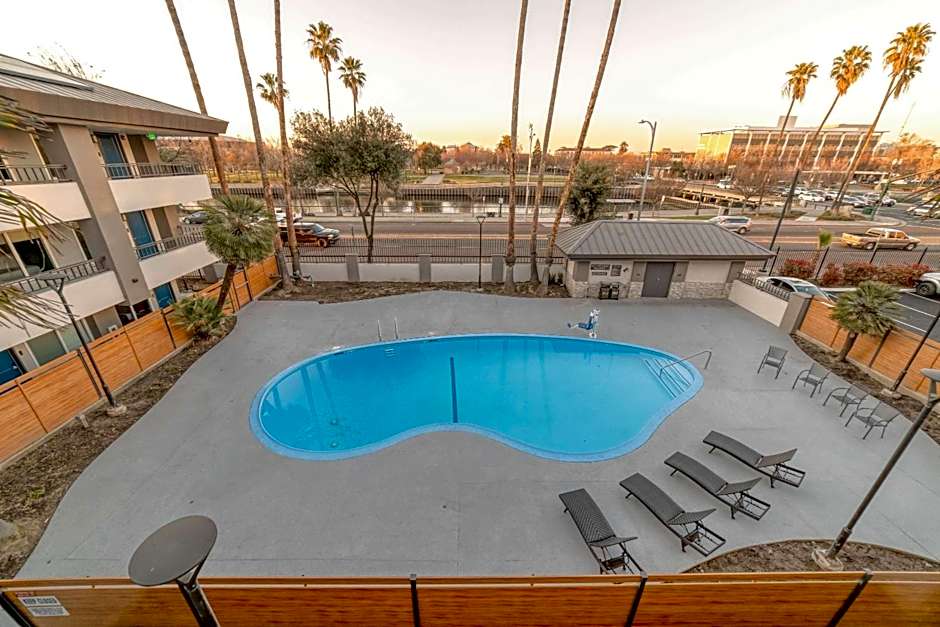 Studio 6 Suites Stockton, CA Waterfront