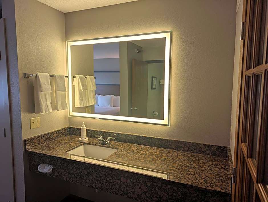 AmericInn by Wyndham St. Peter