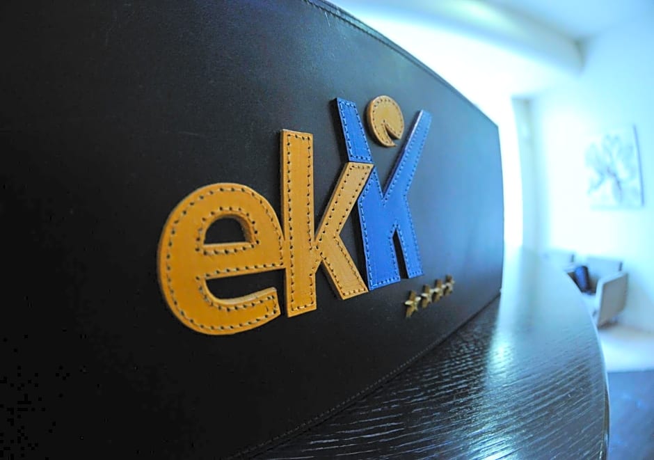 Ekk Hotel