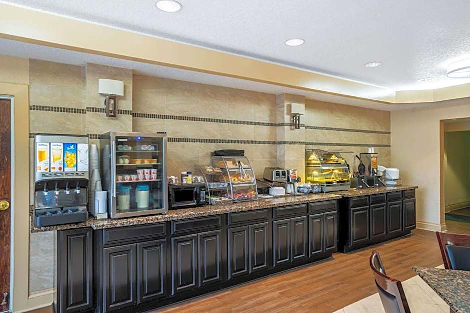 La Quinta Inn & Suites by Wyndham Hot Springs