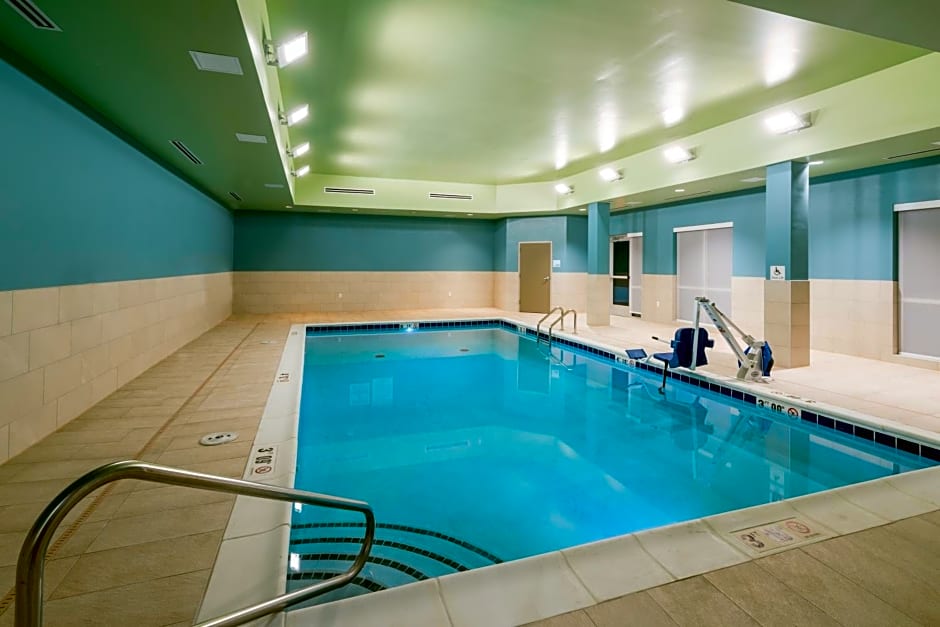 Holiday Inn Express & Suites St Peters By IHG