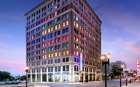 Angad Arts Hotel St. Louis, Tapestry Collection by Hilton