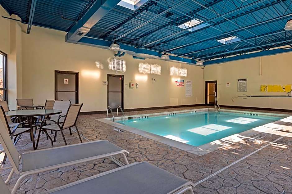 Best Western Louisville East Inn & Suites