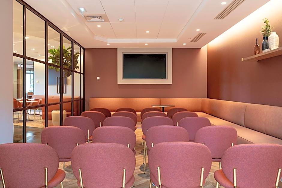AC Hotel by Marriott Paris Porte Maillot