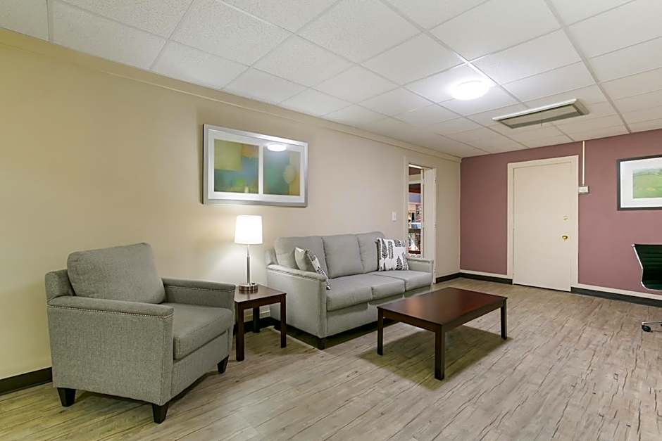 Eisenhower Hotel and Conference Center