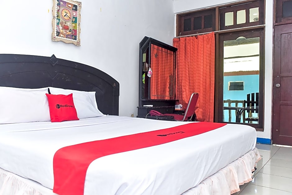RedDoorz Plus @ Tirta Kencana Hotel