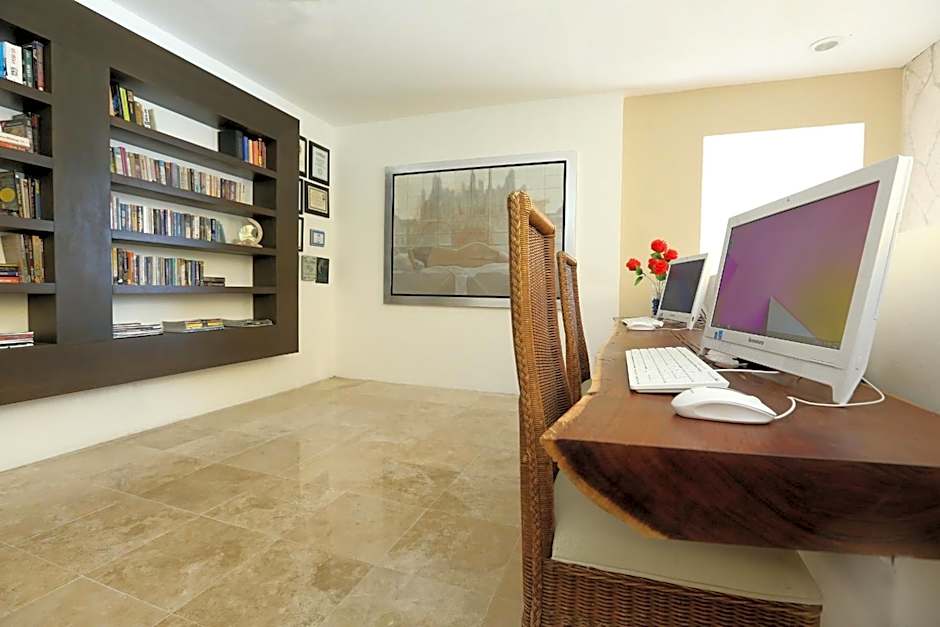 Playa Azul Golf & Beach Resort