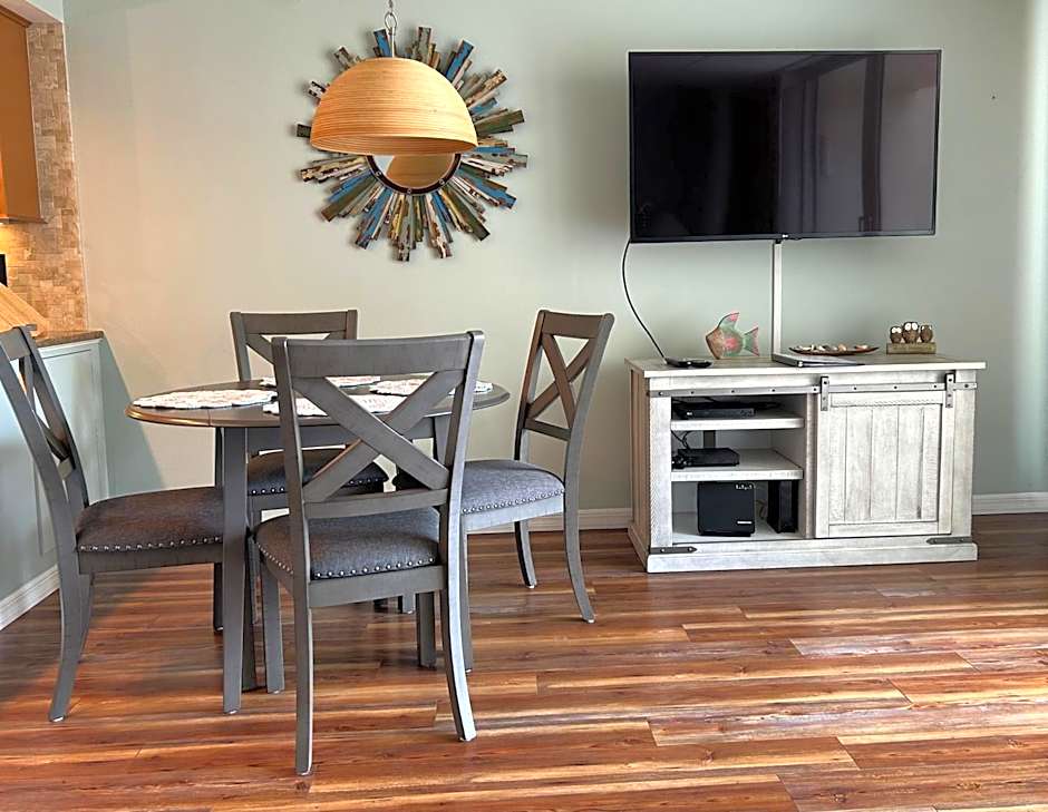 Pelican Condominium