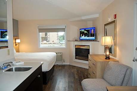 Suite with King Bed, Fireplace