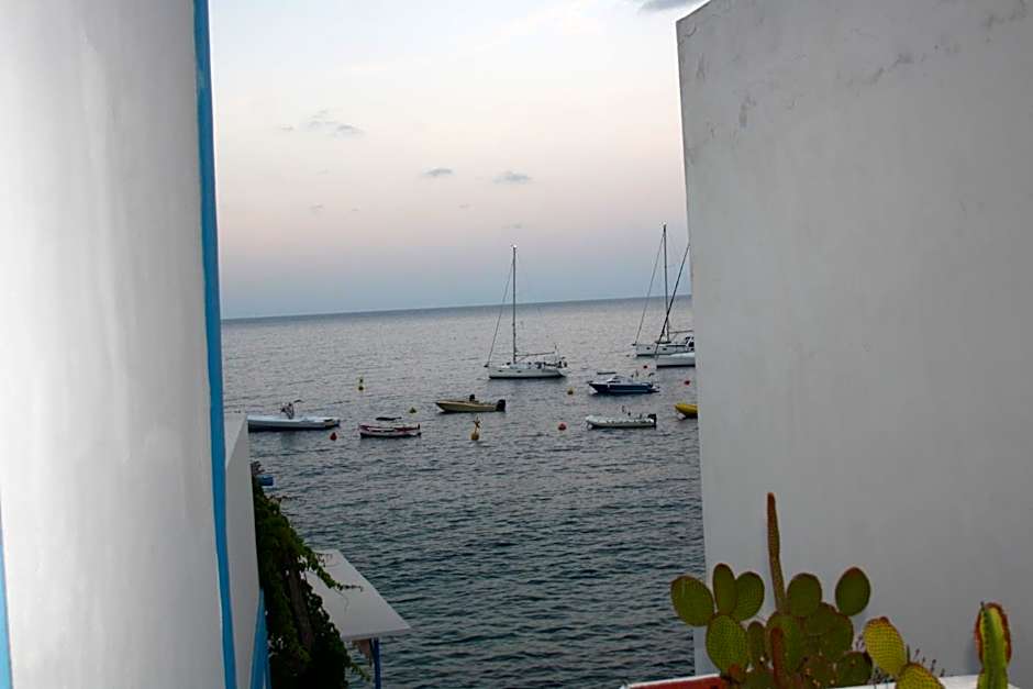 Da Nino sul mare Filicudi