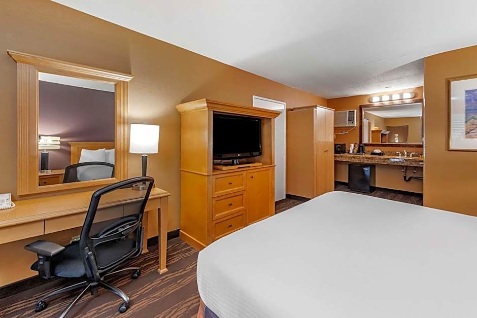 Best Western Plus Stovall's Inn