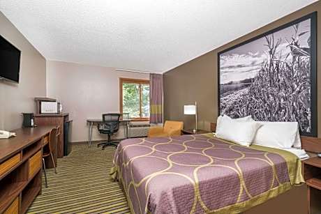 Queen Room - Non-Smoking