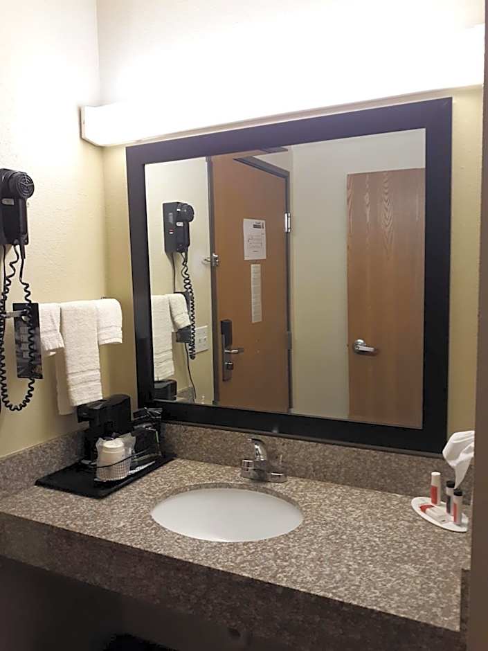 Super 8 by Wyndham Mound City