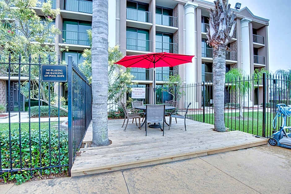 Ramada by Wyndham Metairie New Orleans Airport