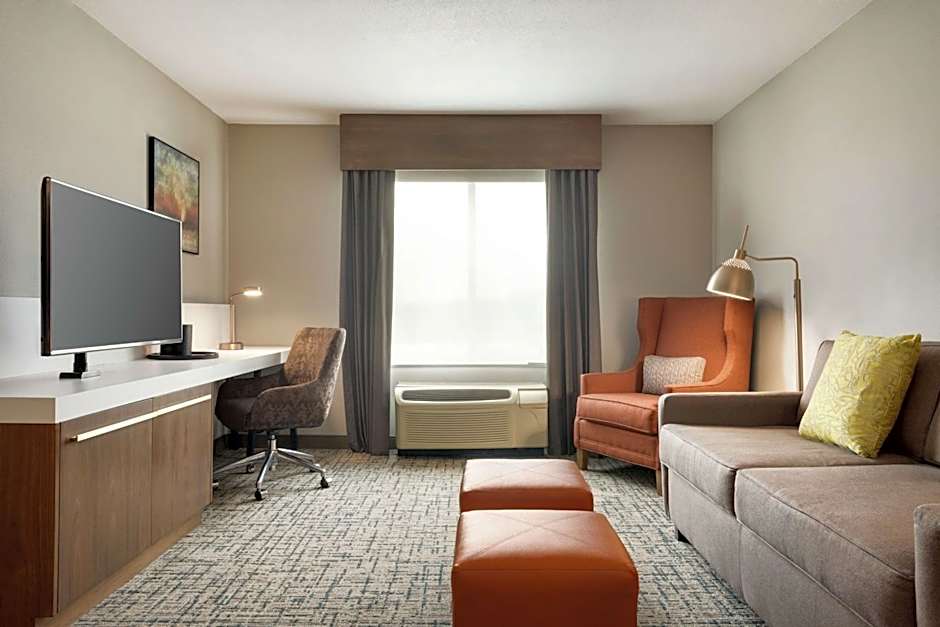 Hilton Garden Inn Dubuque Down