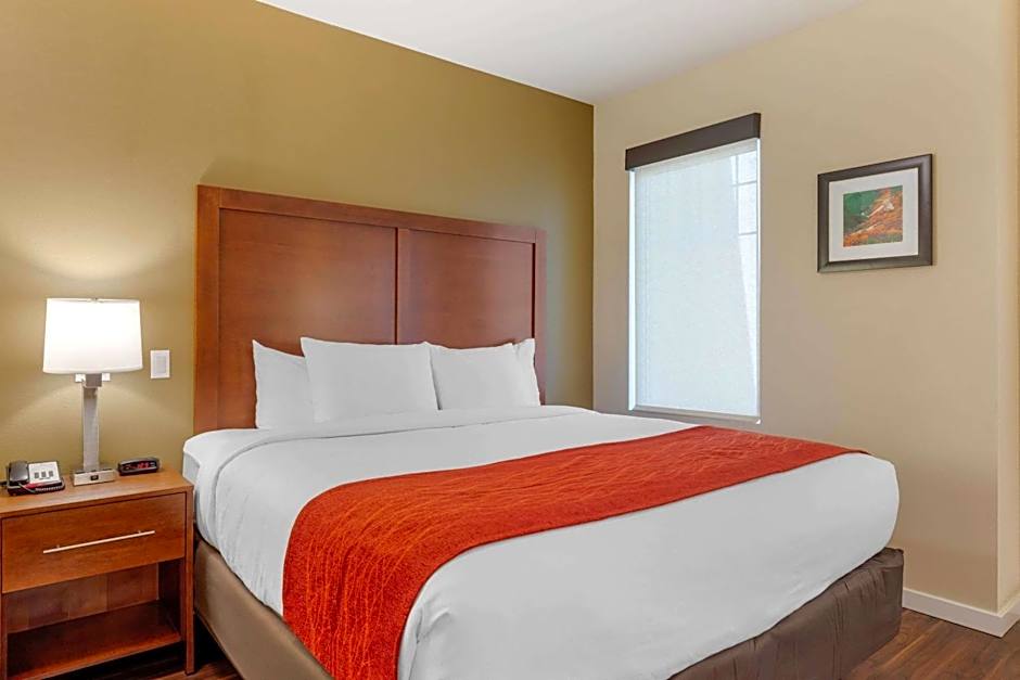 Comfort Inn & Suites Near Ontario Airport