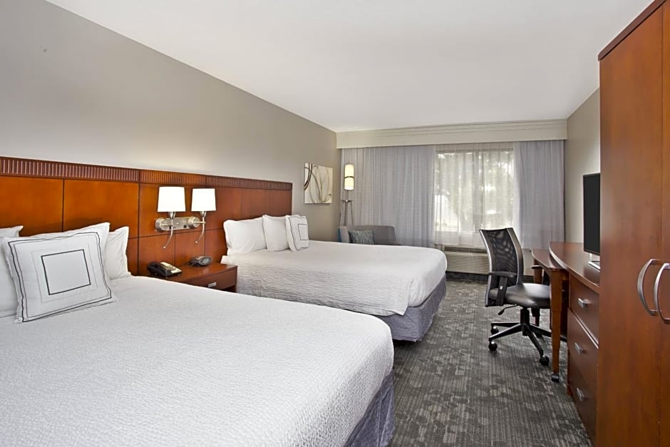 Courtyard by Marriott Gulfport Beachfront