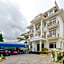 Nature hotel - Luong The Vinh