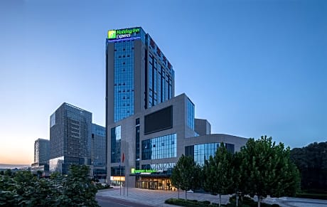 Holiday Inn Express Yinchuan Yuehai By IHG