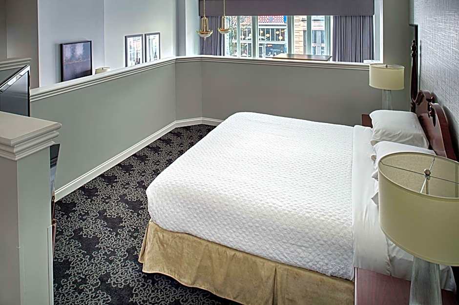 Embassy Suites by Hilton Portland-Downtown