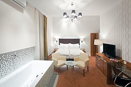 King Suite with Spa Bath