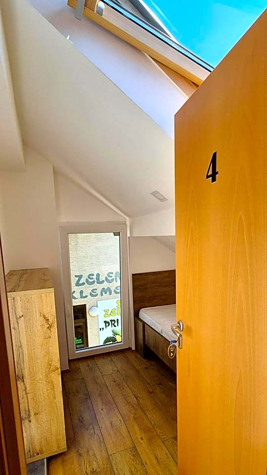 Bled Lesce station rooms and depo