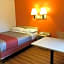 Motel 6-Roseville, MN - Minneapolis North