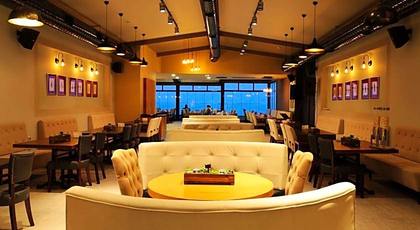 Pasaport Pier Hotel