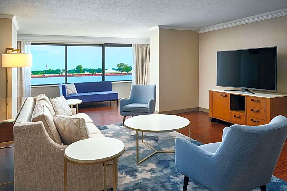 Hilton New Orleans Riverside