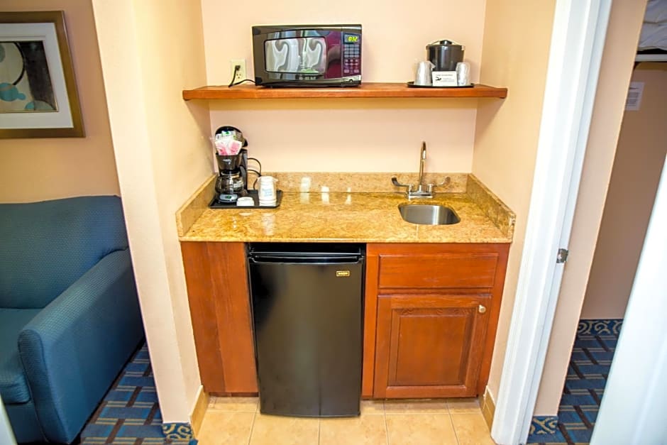 Holiday Inn Express Hotel & Suites Cocoa Beach, an IHG Hotel