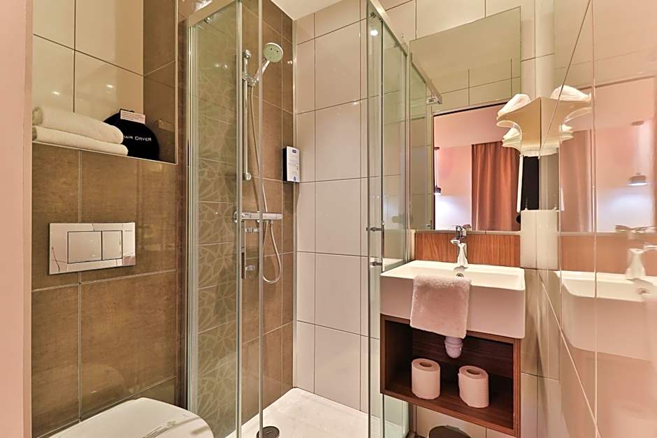 Kyriad Frejus Centre