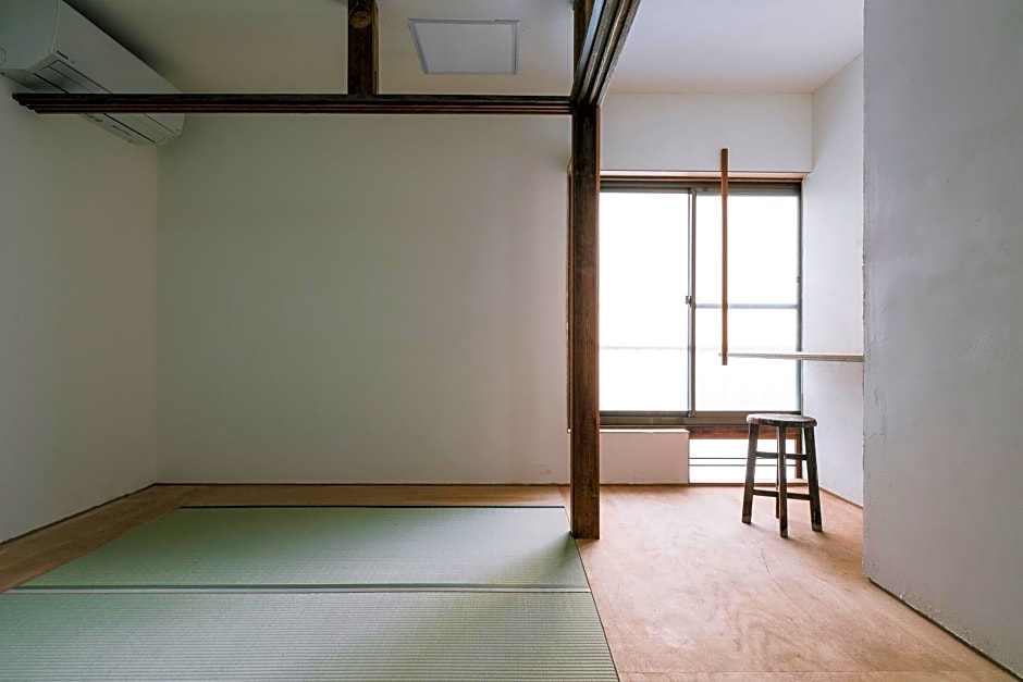 Atelier & Hostel Nagaisa-Ura