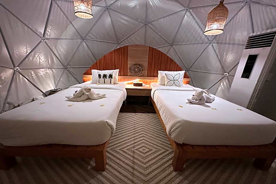 Glamping @ Pebbles & Fins