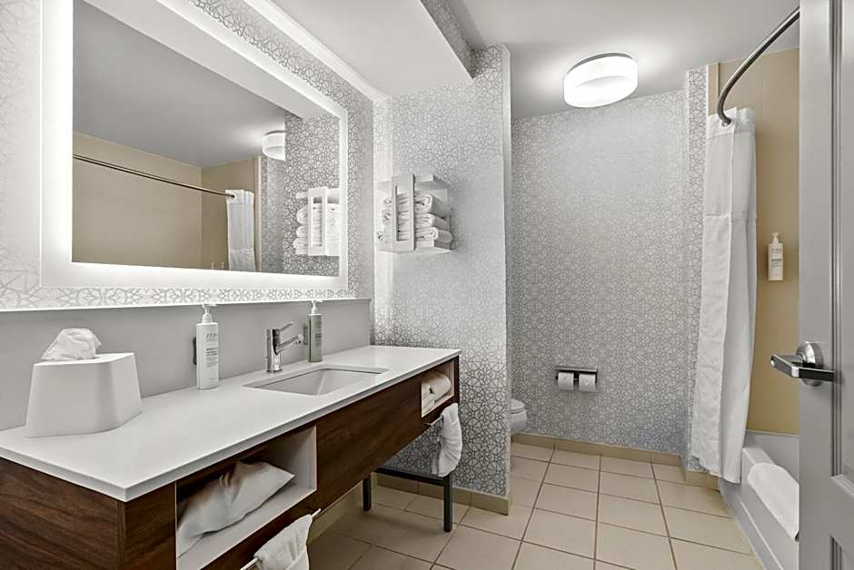Hampton Inn & Suites Peru